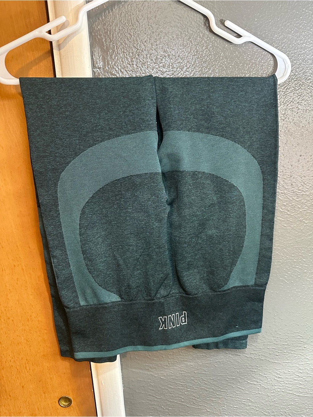 PINK Victoria's Secret Teal Seamless Leggings with Contrast Panel NWOT
